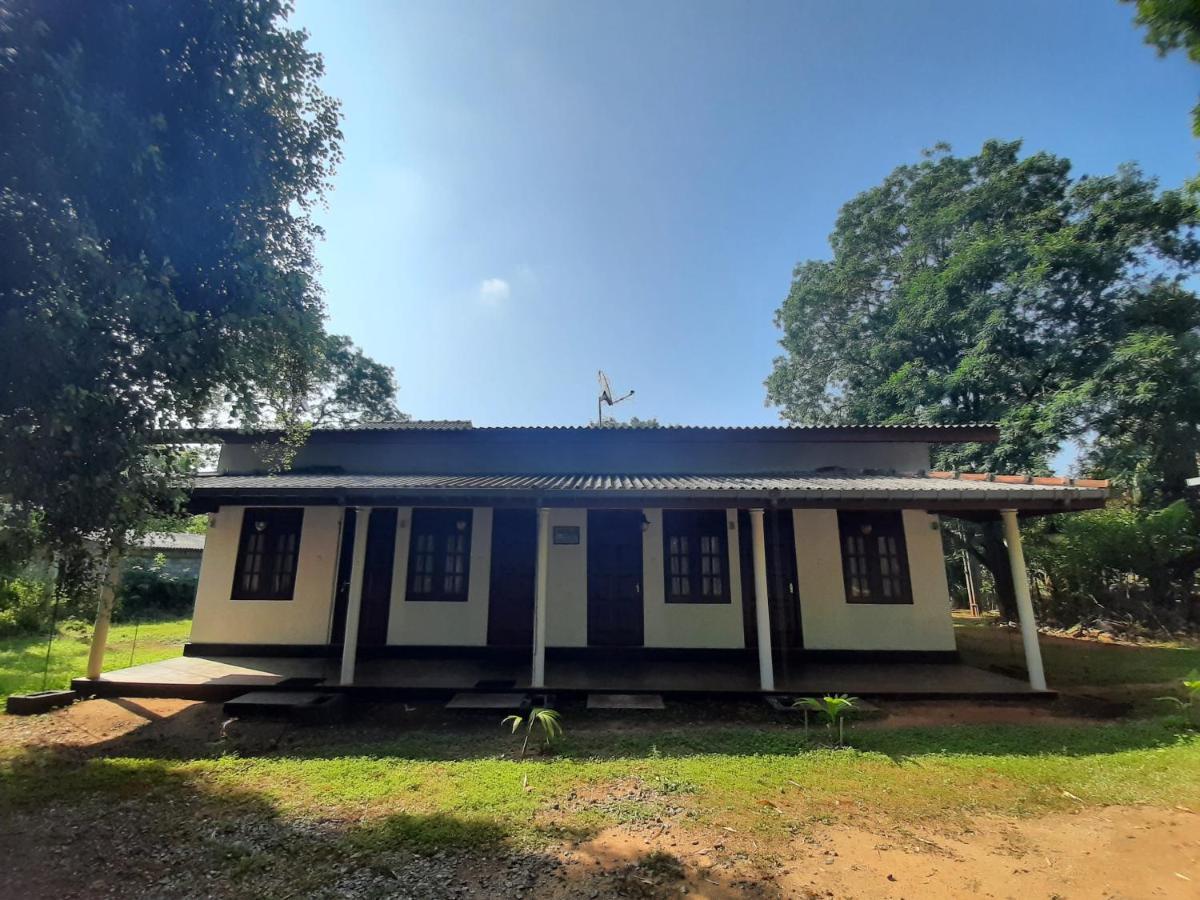 Katagamuwa Rest Hotel Kataragama Exterior foto