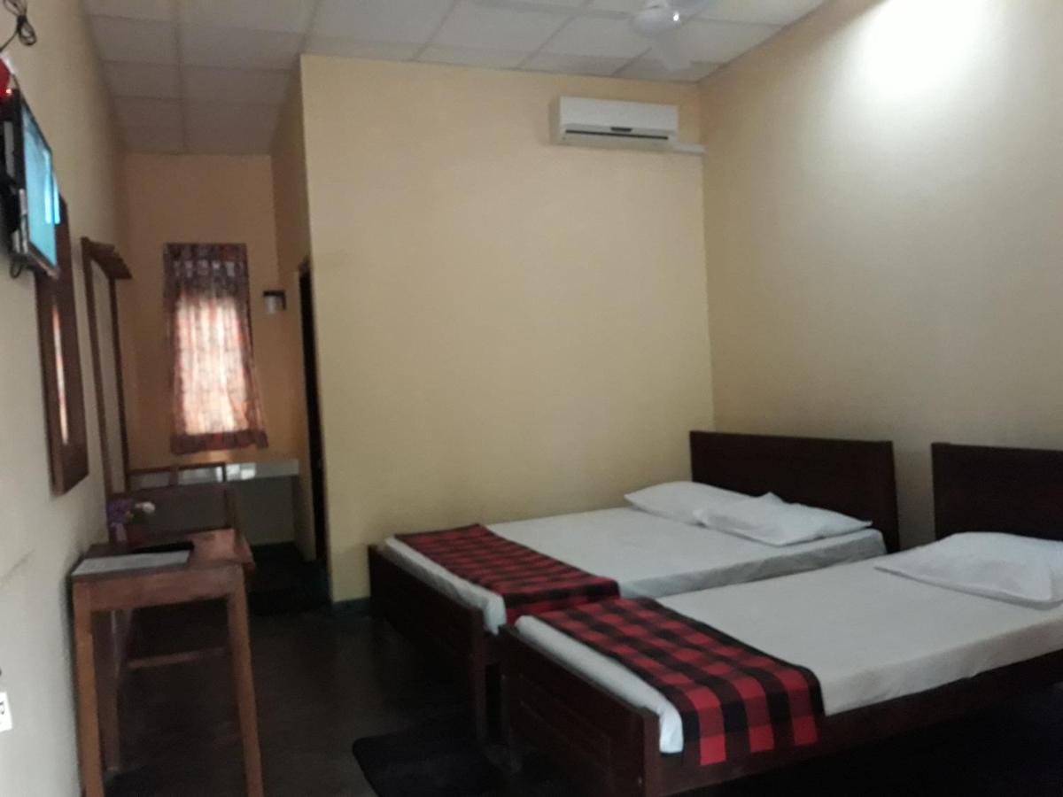 Katagamuwa Rest Hotel Kataragama Exterior foto